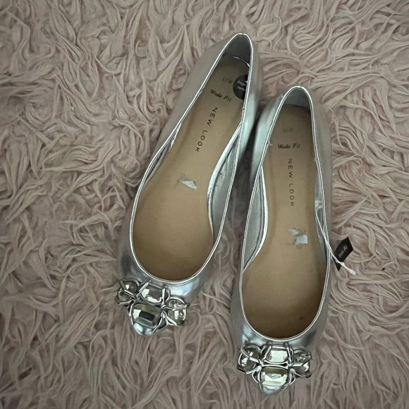 silver pointed toe ballerina flat shoes - Picture 5 of 7